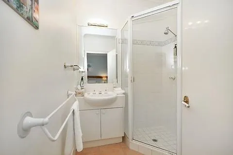 Noosa Valley Manor B&B Doonan Bed & Breakfast