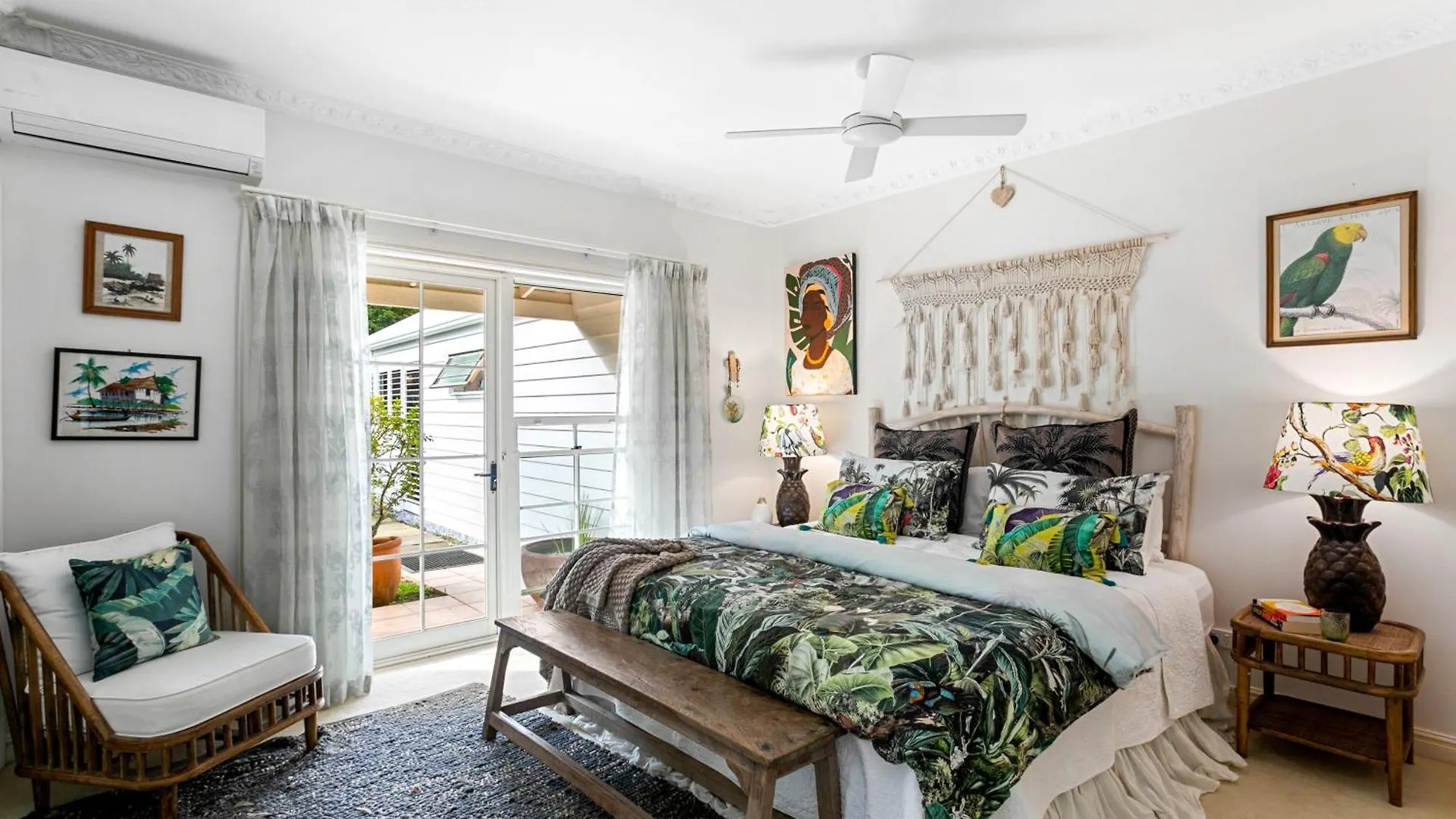 Noosa Valley Manor B&B Doonan Bed & Breakfast