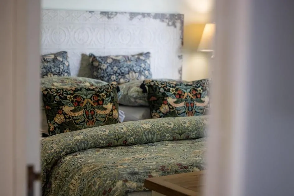 Noosa Valley Manor B&B Doonan Australia