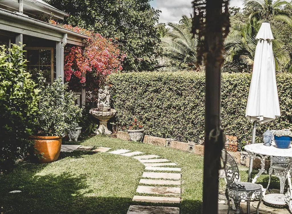 Noosa Valley Manor B&B Doonan Australia