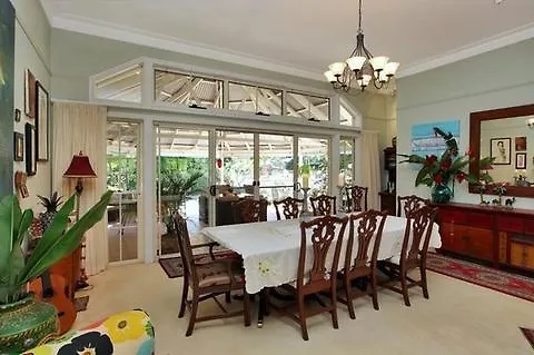 Noosa Valley Manor B&B Doonan Bed & Breakfast