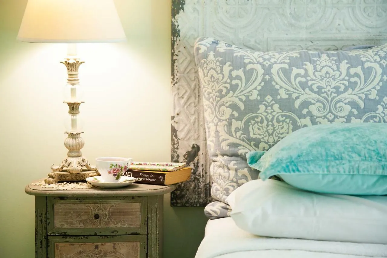 Noosa Valley Manor B&B Doonan Bed & Breakfast